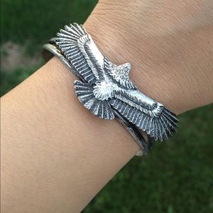 ✨Fabulous Etched Eagle Cuff Bracelet✨